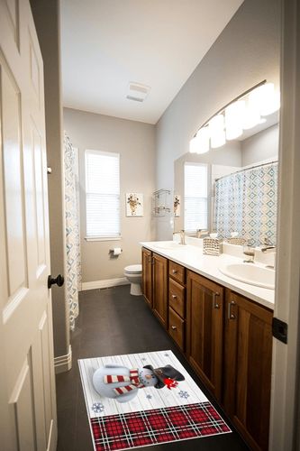 Area Rug, Poinsettia Cardinals Xmas Tree Snowflake Christmas Snowman Rug, 2x3 Feet Rugs for Living Room Bedroom Kids Room Kids Room Nursery Classroom, Non-Slip Comrft Carpet Washable Rug in Wooden and Grey Bathroom