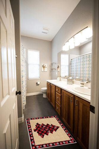 Area Rug, Merry Christmas Vintage Red Buffalo Plaid Xmas Trees Snowflake Rug, 2x3 Feet Rugs for Living Room Bedroom Kids Room Kids Room Nursery Classroom, Non-Slip Comrft Carpet Washable Rug in Wooden and Grey Bathroom