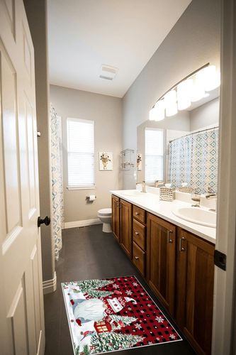 Area Rug 2x3 Feet, Xmas Snowflake Snowman Christmas Rug, Rugs for Living Room Decor Bedroom Decor Kids Room, Non-Slip Living Room Rugs, Comrft Carpet Washable Rug in Wooden and Grey Bathroom