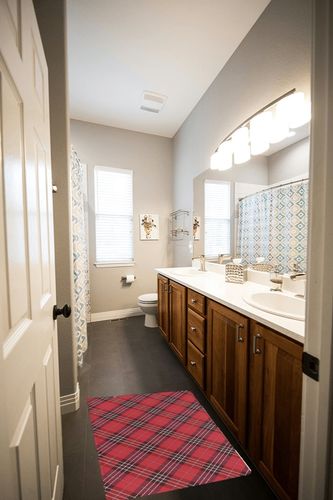 Christmas Red Plaid Plush Shag Bath Rugs Vintage Tartan Grid Soft Fluffy Floor Doormat Carpet,Non-Slip Door Mats for Living Room Bedroom Kitchen Entryway Geometric in Wooden and Grey Bathroom