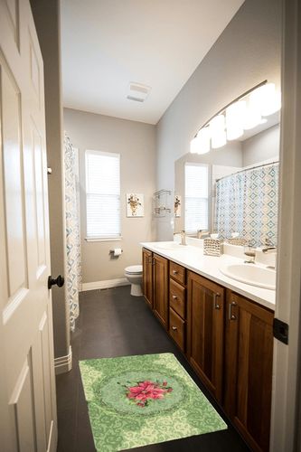 Christmas Poinsettia Flower Plush Shag Bath Rugs Green Pine Needles Wreath Soft Fluffy Floor Doormat Carpet,Non-Slip Door Mats for Living Room Bedroom Kitchen Entryway Ornate Texture in Wooden and Grey Bathroom