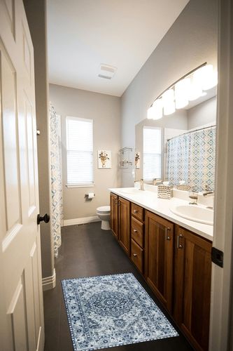 Comeet Area Rug- 2x3 Entry Rug Machine Washable Non Slip Backing Indoor Door Mat, Printed Vintage Throw Rug for Kitchen Entryway Laundry Bathroom Blue/White in Wooden and Grey Bathroom