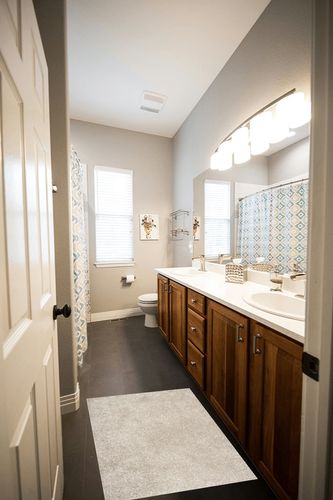 nuLOOM Kara Solid Shag Accent Rug, 2x3, Beige in Wooden and Grey Bathroom