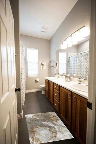 LUXE WEAVERS Marble Swirl Abstract Area Rug, Gray 2x3 in Wooden and Grey Bathroom