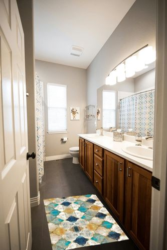 FINOREN Artistic Abstract Area Rug.Lattice-Lake Blue,2x3 Feet,Suitable for Bedroom,Living Room,Apartment,Machine Washable Non-Slip Soft Modern Interior Rug,Smudge-Proof,Non-Shedding. in Wooden and Grey Bathroom