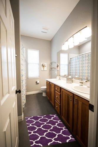 SAFAVIEH Chatham Collection Accent Rug - 2' x 3', Purple & Ivory, Handmade Quatrefoil Trellis Wool, Ideal for High Traffic Areas in Entryway, Living Room, Bedroom (CHT717F) in Wooden and Grey Bathroom