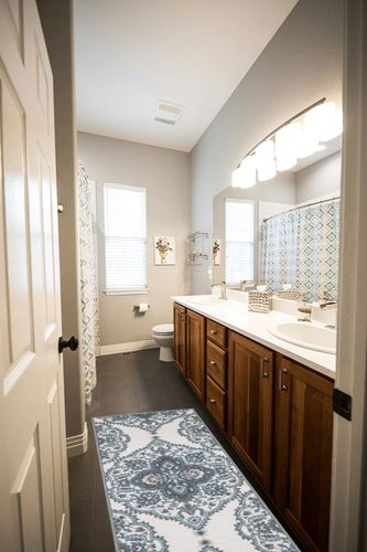 Machine Washable Modern Moroccan Design Non-Slip Rubberback 2x5 Traditional Runner Rug for Hallway, Kitchen, Bedroom, Entryway, 20" x 59", Off-White in Wooden and Grey Bathroom