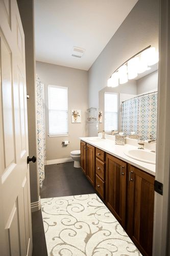 ‎Cream/Beige ‎Contemporary ‎Non Slip ‎Living Room ‎Area Rug in Wooden and Grey Bathroom