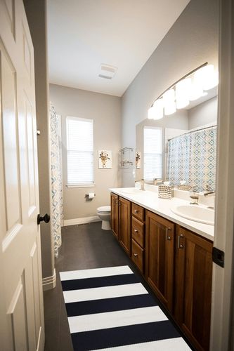 Black and White Striped Rug 28 x 45 Inches Front Door Mat Hand-Woven Cotton Indoor/Outdoor Rug for Layered,Welcome Mat, Porch,Farmhouse,Kitchen,Entry Way in Wooden and Grey Bathroom