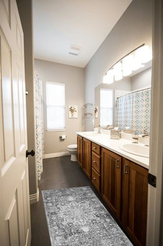 Beeiva Medallion Hallway Runner Rug, 2x4 Grey Kitchen Runner Rugs Non Skid Washable, Vintage Distressed Small Bathroom Laundry Room Rug Machine Washable Rug for Entryway Bedroom Kitchen in Wooden and Grey Bathroom