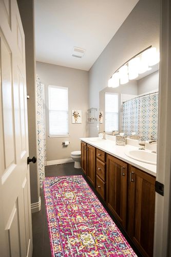 Brooklyn Geometric Medallion Bohemian Indoor Area-Rug in Wooden and Grey Bathroom