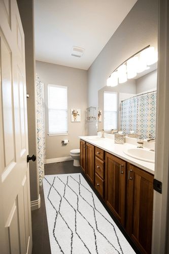 Moroccan Diamond Pattern Indoor Rug in Wooden and Grey Bathroom