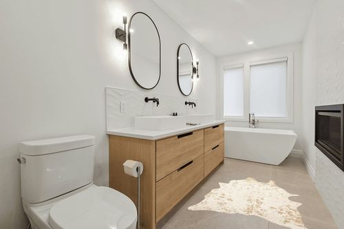 NuLOOM Iraida Contemporary Faux Cowhide Area Rug, 3' 10" x 5', Off-white in Scandinavian Neutral bathroom