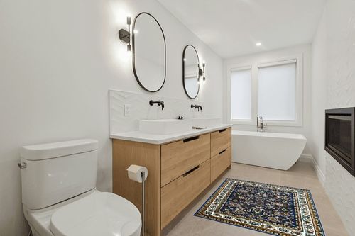 AllStar Rugs Blue 4x6 Traditional Area Rug (3' 9" x 5' 1") in Scandinavian Neutral bathroom