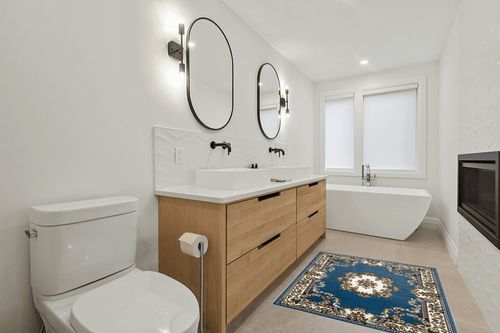 AllStar Rugs Blue 4x6 Traditional Area Rug (3' 9" x 5' 1") in Scandinavian Neutral bathroom