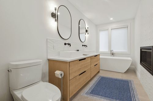 Lena Rug Washable Indoor Outdoor Rug Weather Resistant Indoor Outdoor Carpet for Porch Deck Balcony Backyard Patio Rug 4x6 Bordered Azure Blue/Silver Grey in Scandinavian Neutral bathroom