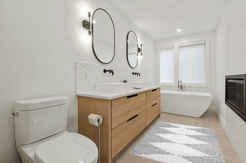 nuLOOM Romina Machine Washable Diamond Stripes Area Rug, 4x6, White in Scandinavian Neutral bathroom
