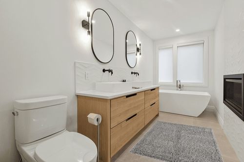Unique Loom Solid Shag Collection Area Rug (4' 1" x 6' 1" Rectangle, Cloud Gray) in Scandinavian Neutral bathroom