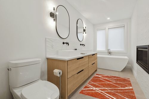 nuLOOM Thigpen Contemporary Area Rug, 4x6, Dark Orange in Scandinavian Neutral bathroom