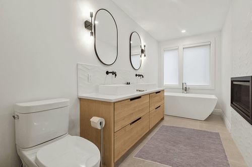 Safavieh Lasa Collection Accent Rug - 4' x 6', Grey, Solid Fringe Design, Non-Shedding & Easy Care, Ideal for High Traffic Areas in Entryway, Living Room, Bedroom (LAS108G) in Scandinavian Neutral bathroom