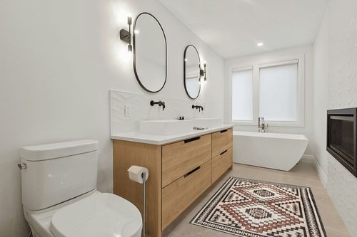 nuLOOM Leighton Machine Washable Southwestern Medallion Area Rug, 4x6, Beige in Scandinavian Neutral bathroom
