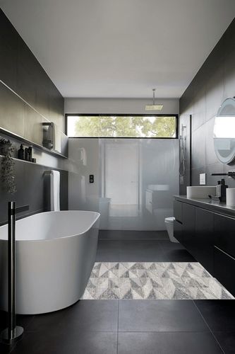 nuLOOM Lorene High-Low Geometric Indoor/Outdoor Area Rug, 4x6, Light Grey in Black Modern Bathroom