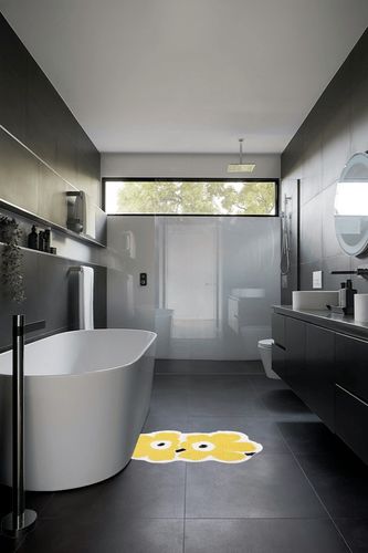 HAPLOVE Flower Shage Bathroom Rug Mat Non-Slip Microfiber Shower Bath Rug Absorbent Bath Mat for Bathroom Machine Washable(Yellow, 40x60cm in Black Modern Bathroom