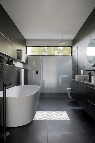 nuLOOM Iola Geometric Shag Accent Rug, 2x3, White in Black Modern Bathroom