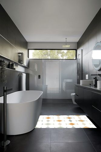 Eroyat Modern Minimalist Fresh Geometric Lattice Area Rug in Black Modern Bathroom