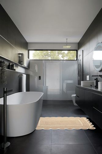 Gautam International Scallop Pattern Jute Bohemian Area Rug (3'x5', Off White) in Black Modern Bathroom