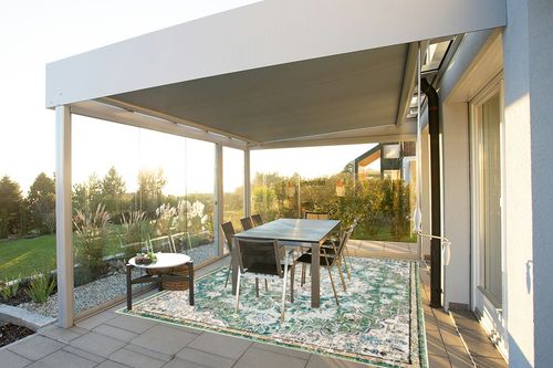 SAFAVIEH Madison Collection Area Rug - 8' x 10', Green & Turquoise, Boho Chic Medallion Distressed Design, Non-Shedding & Easy Care, Ideal for High Traffic Areas in Living Room, Bedroom (MAD447Y) in Silver and Grey Outdoor Patio