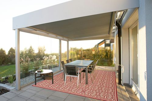 SAFAVIEH Linden Collection 8' x 10' Red/Cream LND134Q Geometric Indoor/ Outdoor Non-Shedding Easy scrubbing Patio Backyard Porch Deck Mudroom Area-Rug in Silver and Grey Outdoor Patio