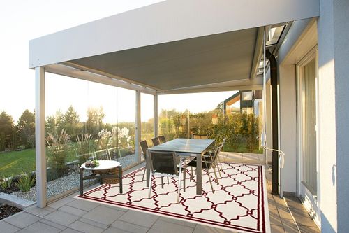 SAFAVIEH Amherst Collection Area Rug - 8' x 10', Ivory & Red, Trellis Design, Non-Shedding & Easy Care, Ideal for High Traffic Areas in Living Room, Bedroom (AMT414H) in Silver and Grey Outdoor Patio