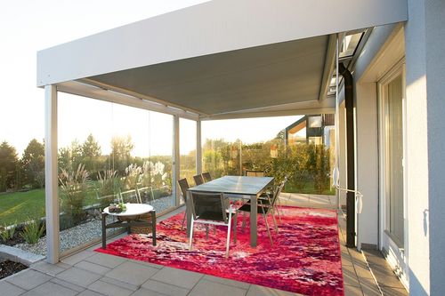 SAFAVIEH Madison Collection Area Rug - 8' x 10', Red & Ivory, Modern Boho Abstract Design, Non-Shedding & Easy Care, Ideal for High Traffic Areas in Living Room, Bedroom (MAD440Q) in Silver and Grey Outdoor Patio