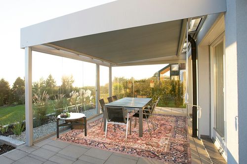 Loloi Layla 7'-6" x 9'-6" Area Rug in Red/Navy - Thick Area Rug, Soft Area Rug with, Vintage Inspired Distressed Design, Low Pile, Non-Shedding, Easy Clean, Durable Living Room Rug in Silver and Grey Outdoor Patio