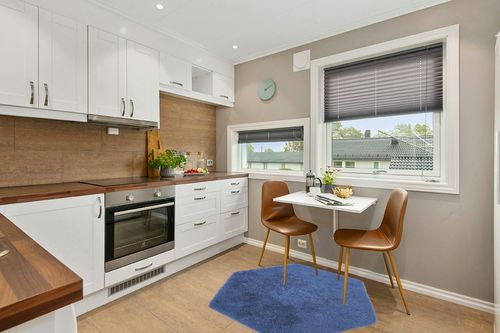 Ultra Soft Rug 4.6 ft in Wood and White Small Kitchen