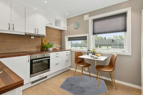 Ultra Soft Rug for Home Décor in Wood and White Small Kitchen