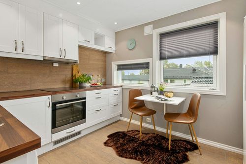 2x4 Faux Fur Sheepskin Accent Rug/Bear Skin/Area Throw/Carpet/Pelt Rug/New in Wood and White Small Kitchen