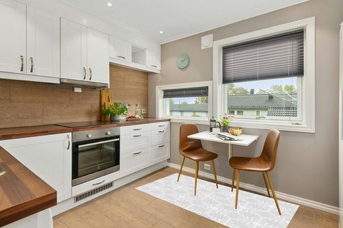 Area Rug A Grey Lace Seamless Christmas Pattern Washable 4x6 feet Rugs for Bedroom Kitchen Living Room Non Slip Outdoor Carpets Soft Mats for Home Playroom Decor in Wood and White Small Kitchen