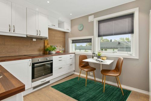 SAFAVIEH Vision Collection Accent Rug - 4' x 6', Dark Green, Modern Ombre Tonal Chic Design, Non-Shedding & Easy Care, Ideal for High Traffic Areas in Entryway, Living Room, Bedroom (VSN606Y) in Wood and White Small Kitchen