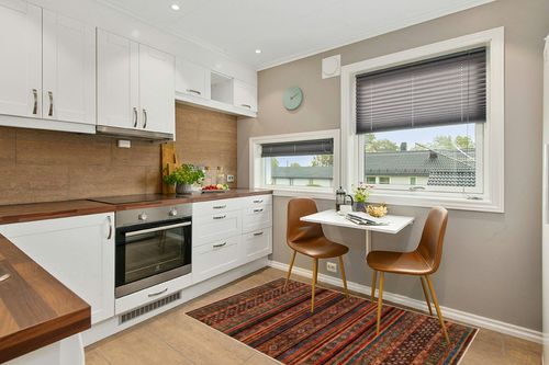 Seavish Vintage Rugs for Living Room 4x6 Red Accent Throw Rugs with Rubber Backing Soft Oriental Distressed Washable Area Rug Low-Pile Thin Foldable Floor Carpet for Dining Room Bedroom in Wood and White Small Kitchen