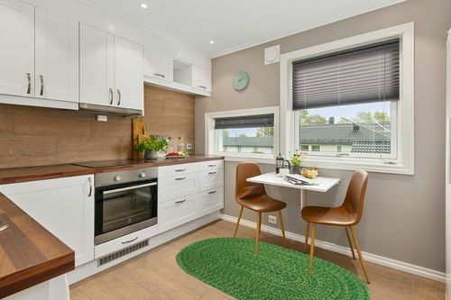 Super Area Rugs Cantebury Handmade Farmhouse Indoor/Outdoor Braided Rug Green Multicolor 4' x 6' Oval in Wood and White Small Kitchen