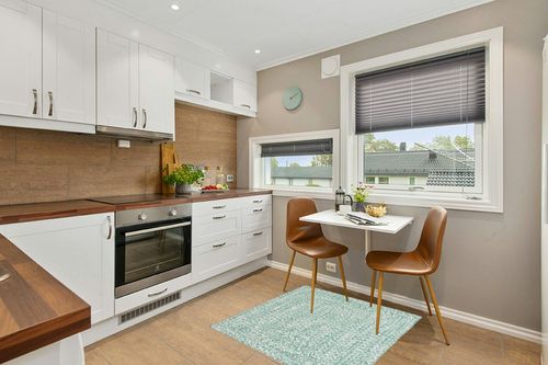 Super Area Rugs Farmhouse Braided Rug Cotton Kitchen Reversible Carpet Light Green & White, 4' X 6' Rectangle in Wood and White Small Kitchen