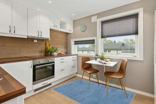 Safavieh Vision Collection Accent Rug - 4' x 6', Blue, Modern Solid Design, Non-Shedding & Easy Care, Ideal for High Traffic Areas in Entryway, Living Room, Bedroom (VSN102M) in Wood and White Small Kitchen