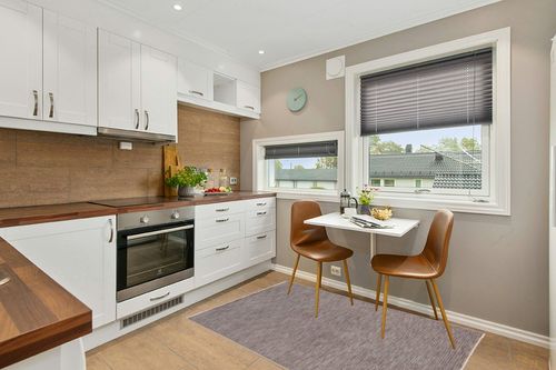 Safavieh Lasa Collection Accent Rug - 4' x 6', Grey, Solid Fringe Design, Non-Shedding & Easy Care, Ideal for High Traffic Areas in Entryway, Living Room, Bedroom (LAS108G) in Wood and White Small Kitchen