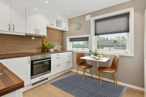 Dash and Albert Herringbone Cotton Area Rug - 4' x 6' Indigo Geometric Handwoven Accent Rug - Durable, Lightweight, High Traffic Areas Hallway, Bedroom, Stairs in Wood and White Small Kitchen