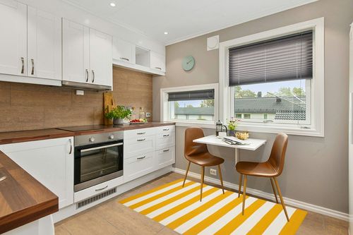 SAFAVIEH Montauk Collection Accent Rug - 4' x 6', Yellow & Ivory, Handmade Flat Weave Boho Farmhouse Cotton Stripe, Ideal for High Traffic Areas in Entryway, Living Room, Bedroom (MTK712A) in Wood and White Small Kitchen