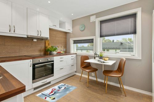 Area Rugs Non-Slip Washable Rug Christmas Cute Snowman Indoor Rug Rubber Backing Floor Mats Home Decor Carpet for Living Room Dining Room Non Shedding 2x3 Ft in Wood and White Small Kitchen