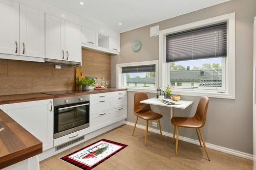 Area Rug, Truck with Cow Xmas Tree Christmas on The Farm Rug, 2x3 Feet Rugs for Living Room Bedroom Kids Room Kids Room Nursery Classroom, Non-Slip Comrft Carpet Washable Rug in Wood and White Small Kitchen