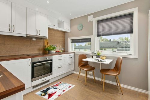 Area Rug 2x3 Feet, Xmas Gifts Winter Snowflakes Christmas Gnome Rug, Rugs for Living Room Decor Bedroom Decor Kids Room, Non-Slip Living Room Rugs, Comrft Carpet Washable Rug in Wood and White Small Kitchen